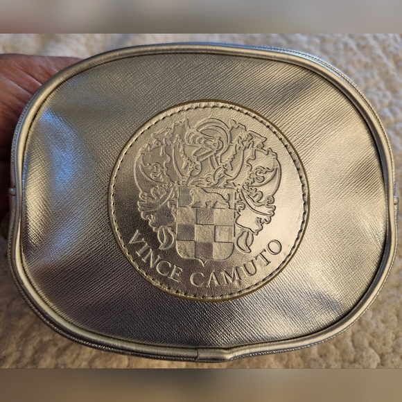 Vince Camuto Medallion Cosmetic Pouch/Clutch in Silver NWOT SALE 🤑🤑🤑🤑🤑🤑 - Picture 2 of 16